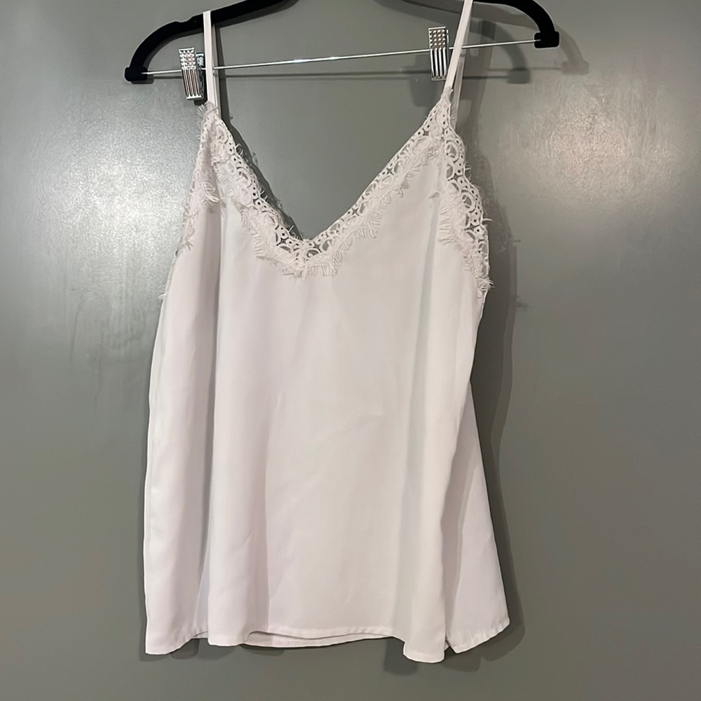 White, lace v neck tank top